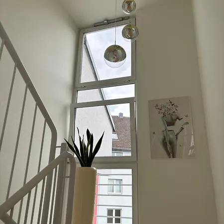 Lejlighed Moebelierte 3-zm-wohnung Mit Luxurioeser Innenausstattung In Zentrum