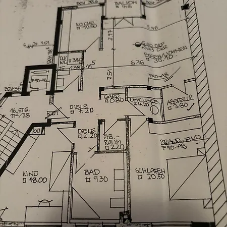 Moebelierte 3-zm-wohnung Mit Luxurioeser Innenausstattung In Zentrum