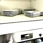 Moebelierte 3-zm-wohnung Mit Luxurioeser Innenausstattung In Zentrum Apartman Düsseldorf