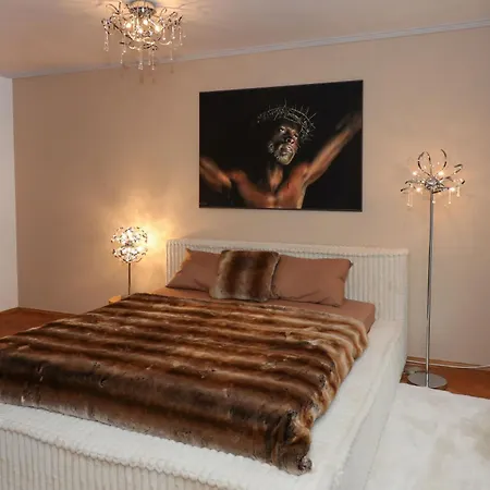 Apartman 3-room Luxury - 120qm - Up To 9 Guests - Air Condition - Free Car Parking