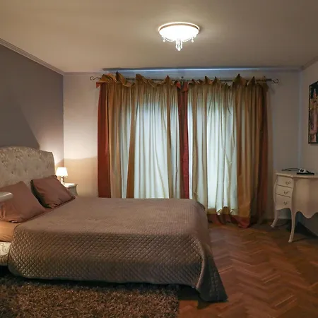 3-room Luxury - 120qm - Up To 9 Guests - Air Condition - Free Car Parking *
