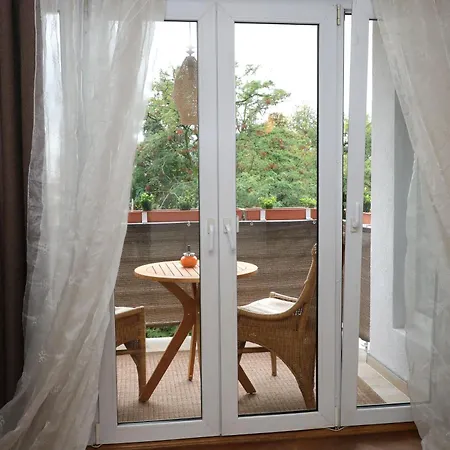 3-room Luxury - 120qm - Up To 9 Guests - Air Condition - Free Car Parking Apartman *