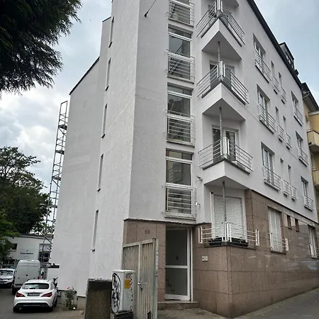 Moebelierte 3-zm-wohnung Mit Luxurioeser Innenausstattung In Zentrum Lejlighed