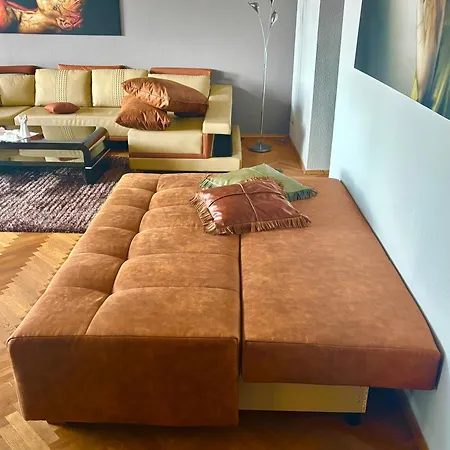 3-room Luxury - 120qm - Up To 9 Guests - Air Condition - Free Car Parking *