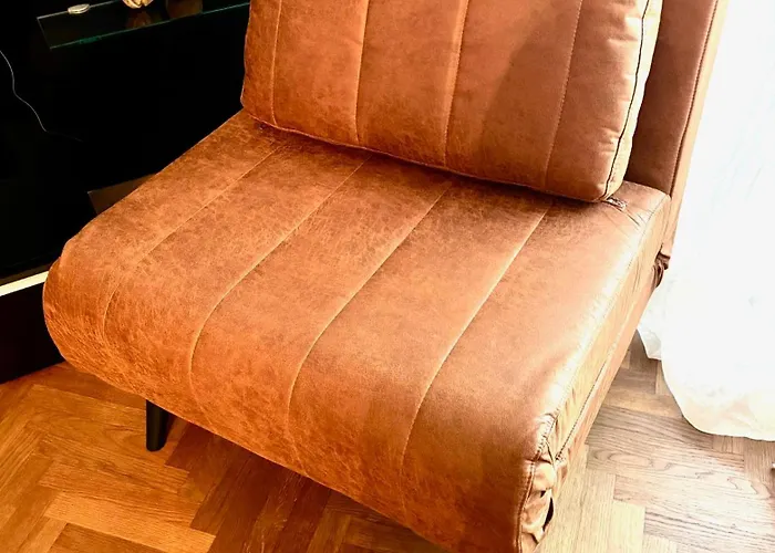 Moebelierte 3-zm-wohnung Mit Luxurioeser Innenausstattung In Zentrum Lägenhet *