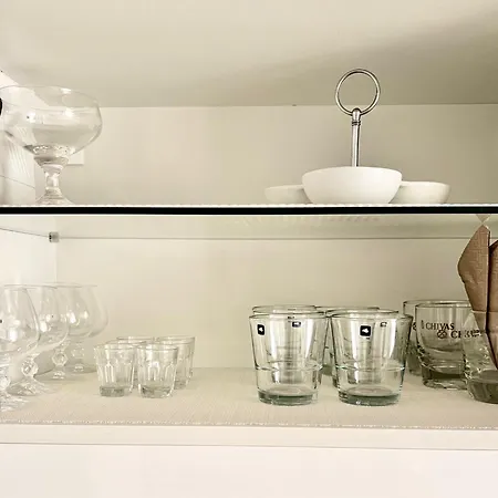 Lägenhet Moebelierte 3-zm-wohnung Mit Luxurioeser Innenausstattung In Zentrum Düsseldorf