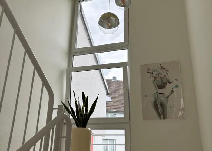 Apartamento Moebelierte 3-zm-wohnung Mit Luxurioeser Innenausstattung In Zentrum